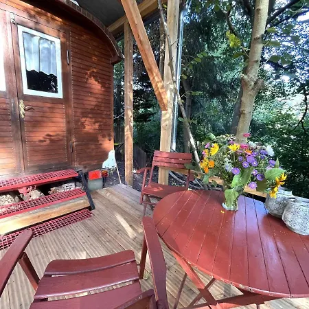 Historischer Zirkuswagen Mit Terrasse Und Blick Ins Grüne * Witzenhausen