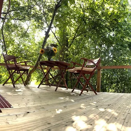 Historischer Zirkuswagen Mit Terrasse Und Blick Ins Grüne * Witzenhausen