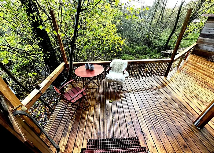 خيمة فخمة Historischer Zirkuswagen Mit Terrasse Und Blick Ins Gruene *